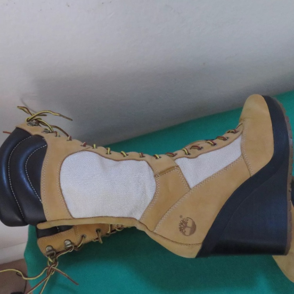 Timberland wedge boots zipper 6.5